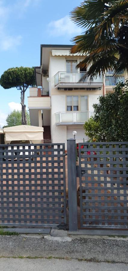 Apartament Happy King Lido di Camaiore Zewnętrze zdjęcie